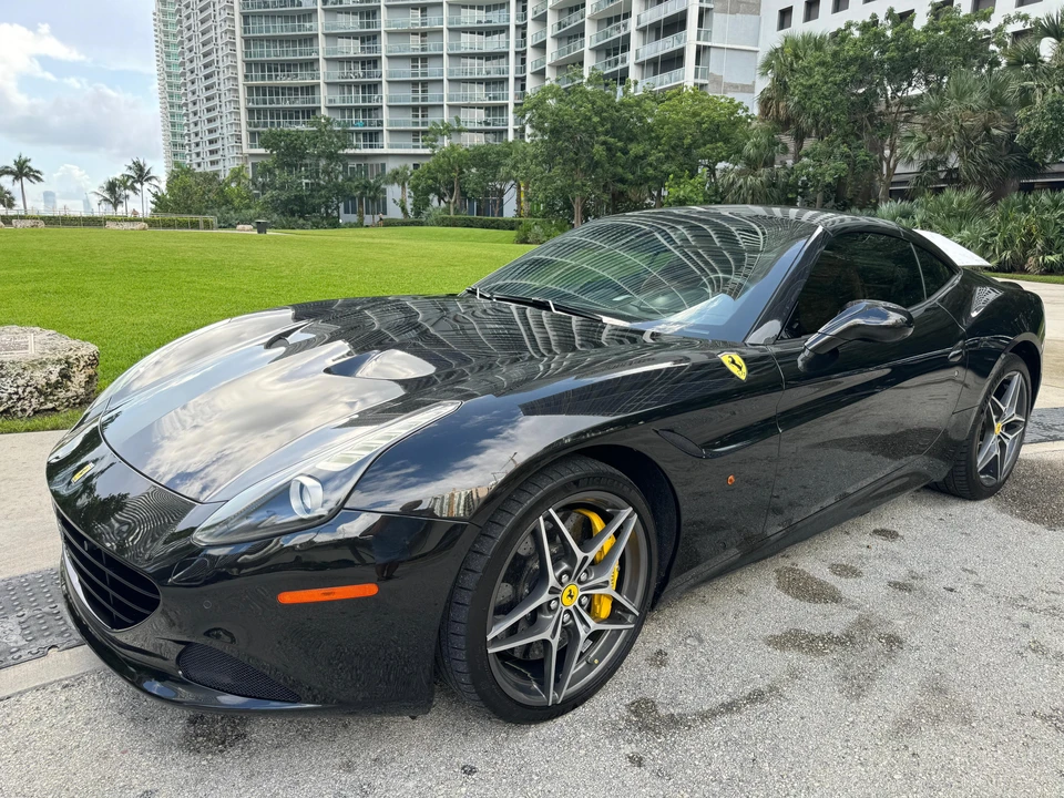 2015 Ferrari California T - Image 22 of 31