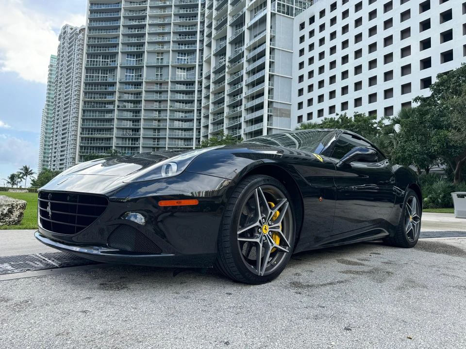 2015 Ferrari California T - Image 23 of 31