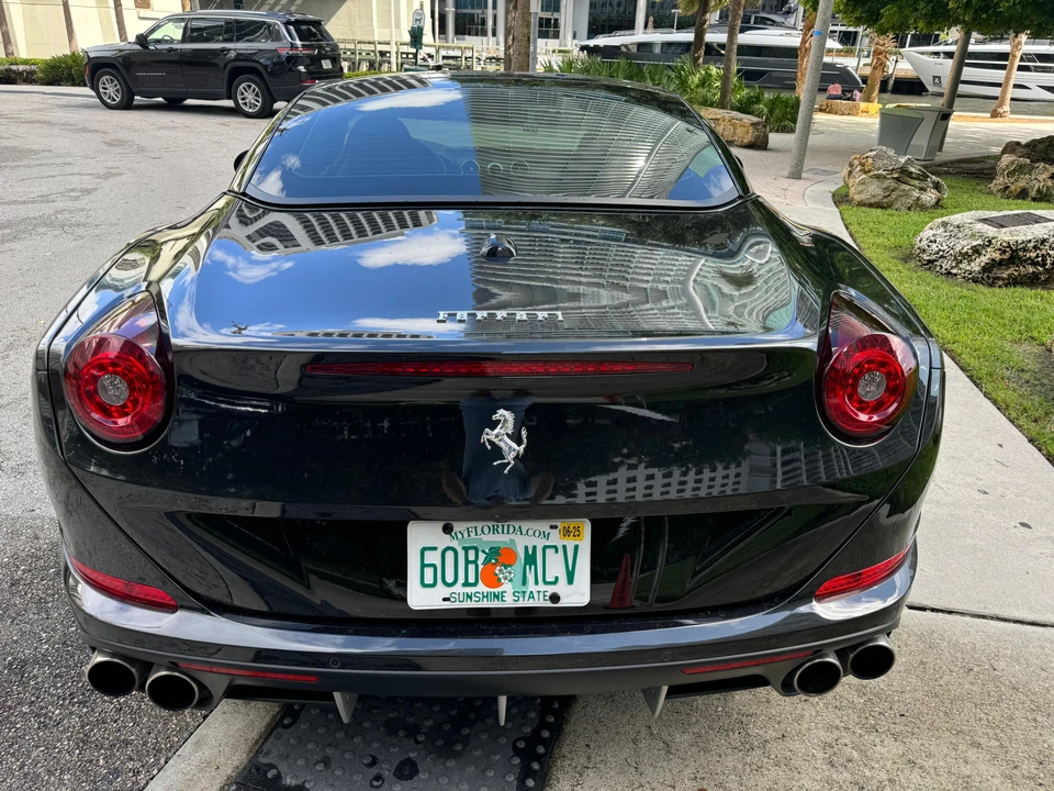 2015 Ferrari California T - Image 30 of 31