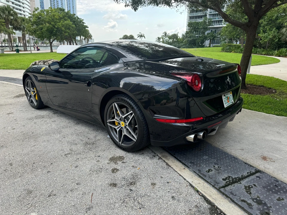 2015 Ferrari California T - Image 26 of 31
