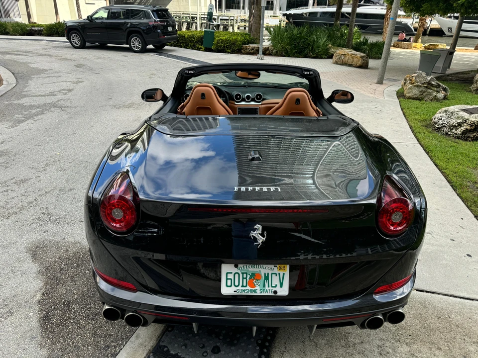 2015 Ferrari California T - Image 14 of 31