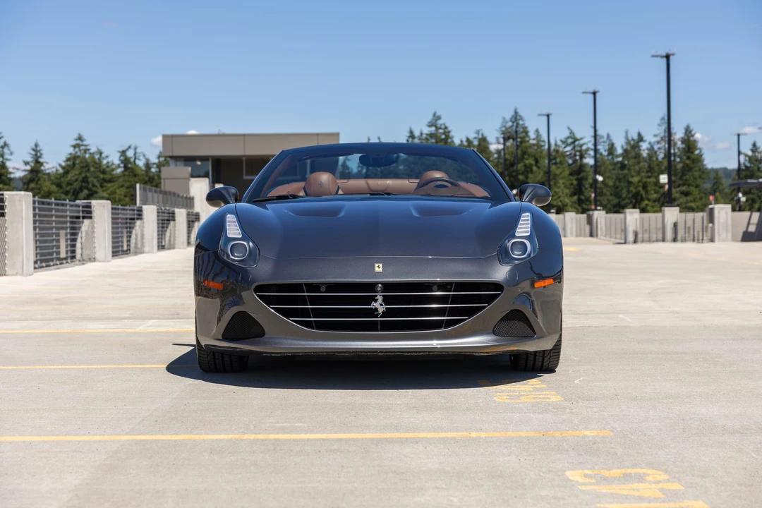 2015 Ferrari California T - Image 16 of 31
