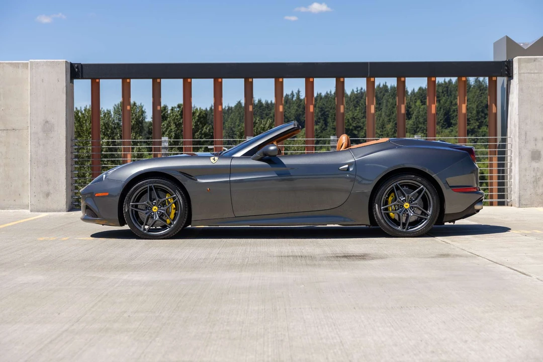 2015 Ferrari California T - Image 5 of 31