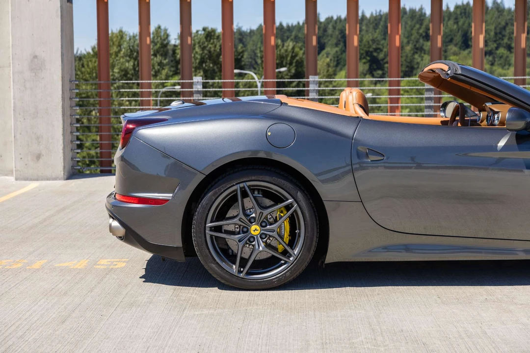 2015 Ferrari California T - Image 26 of 31