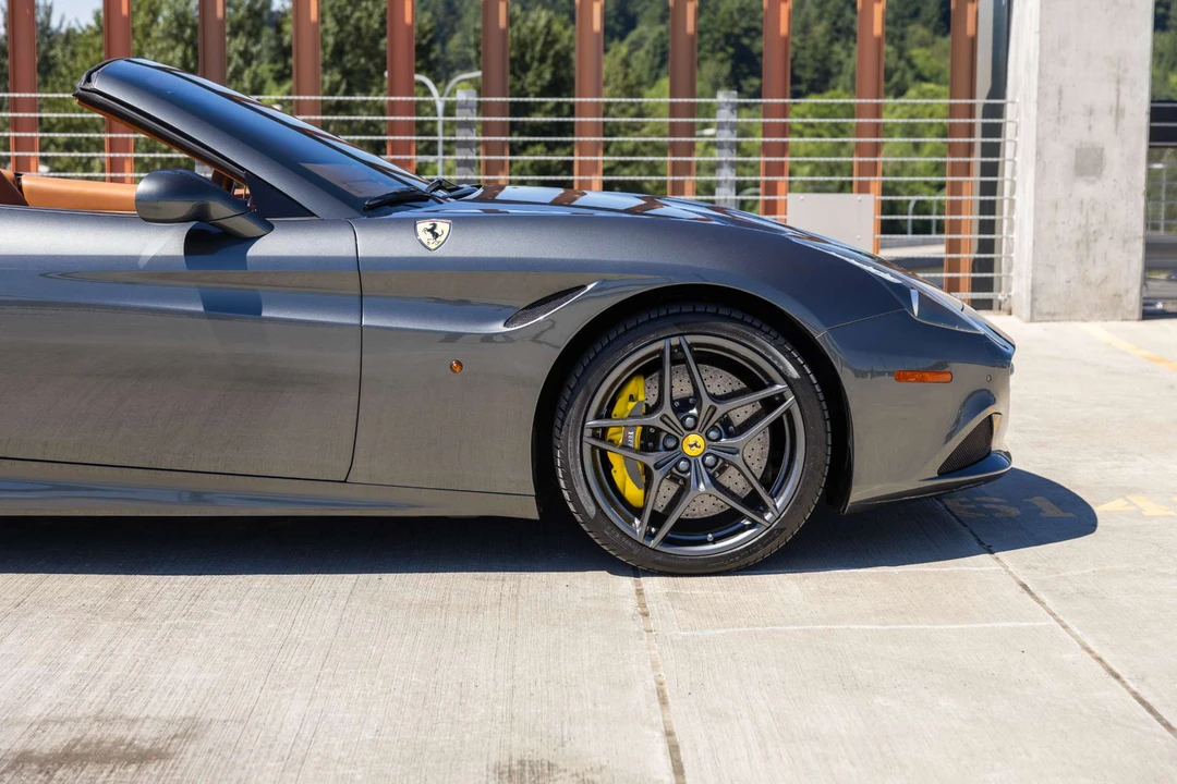 2015 Ferrari California T - Image 27 of 31