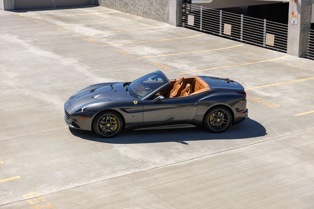2015 Ferrari California T - Image 4 of 31