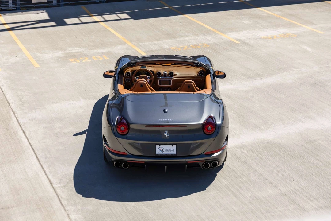 2015 Ferrari California T - Image 8 of 31