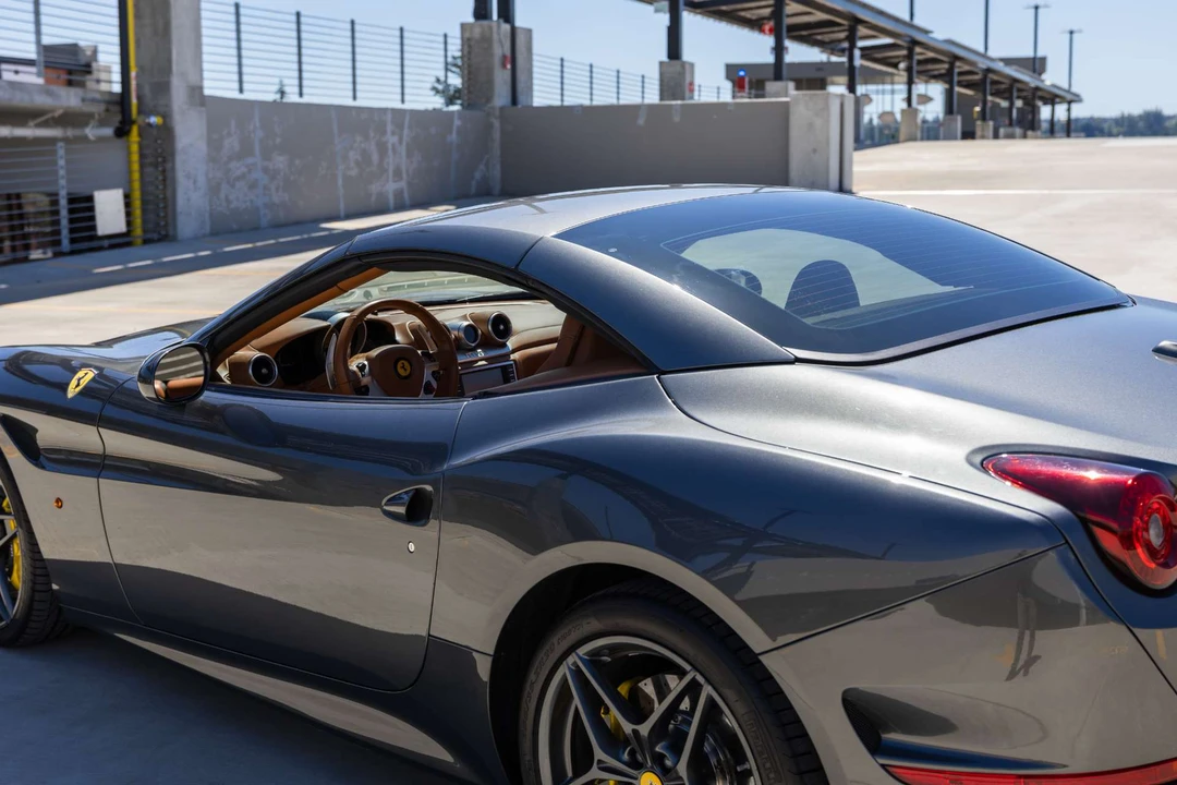 2015 Ferrari California T - Image 30 of 31