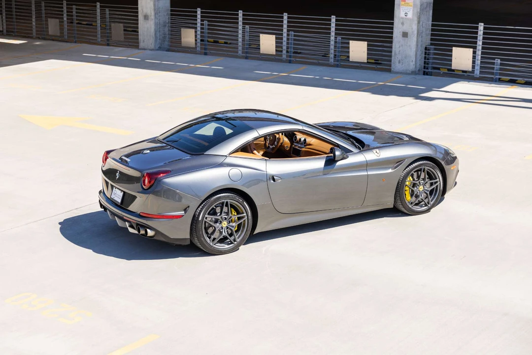 2015 Ferrari California T - Image 22 of 31