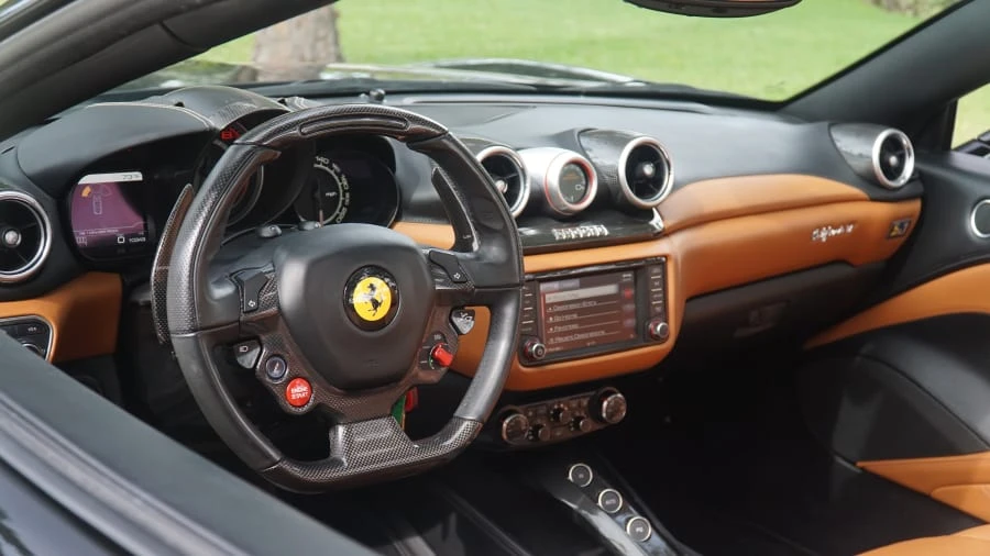 2015 Ferrari California T - Image 24 of 29