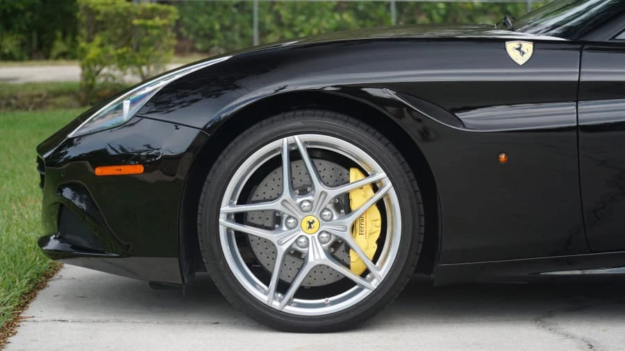 2015 Ferrari California T - Image 16 of 29