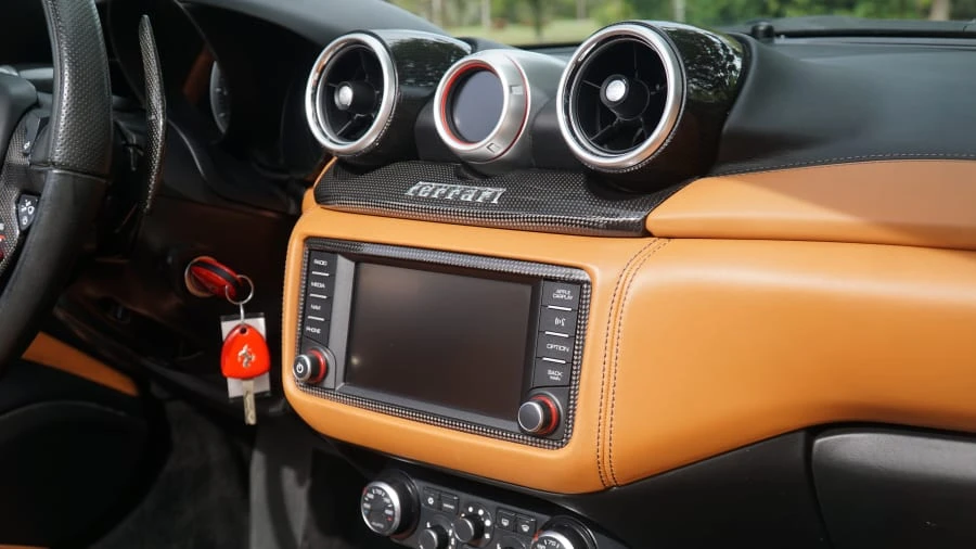 2015 Ferrari California T - Image 20 of 29