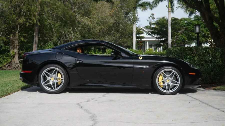 2015 Ferrari California T - Image 2 of 29