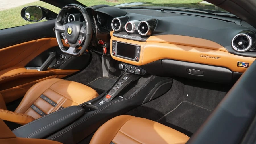 2015 Ferrari California T - Image 19 of 29
