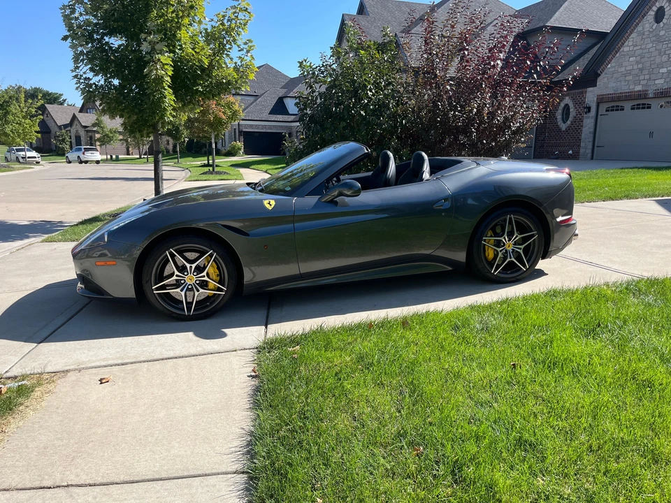 2015 Ferrari California T - Image 7 of 31