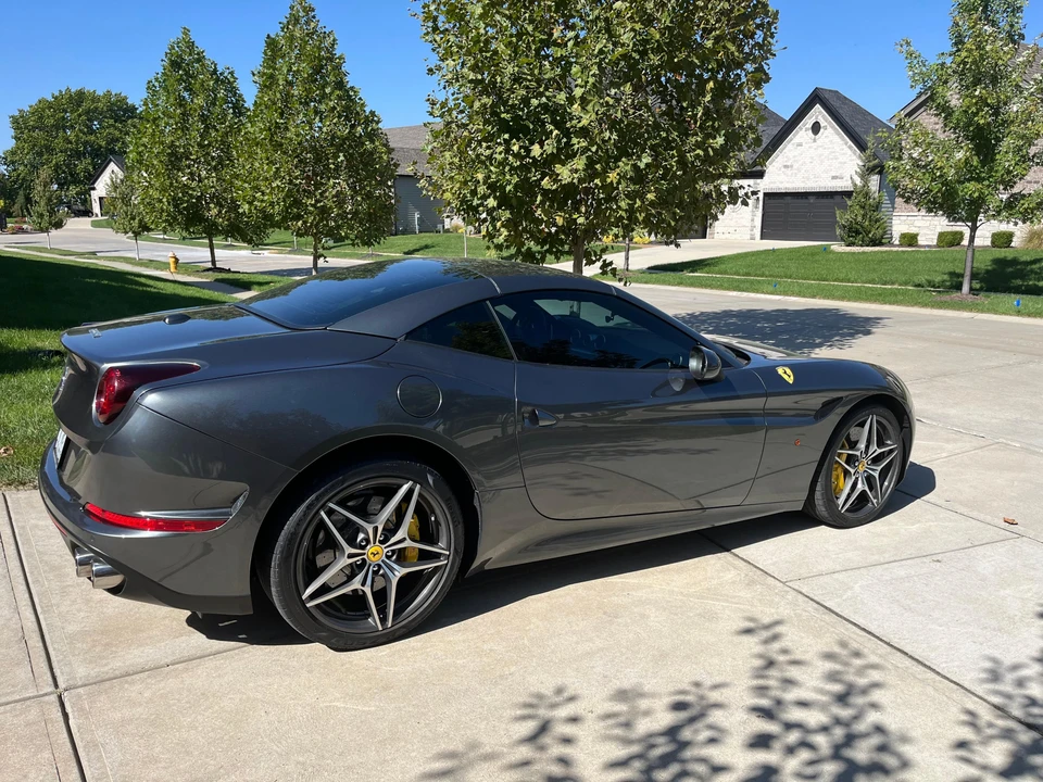 2015 Ferrari California T - Image 23 of 31