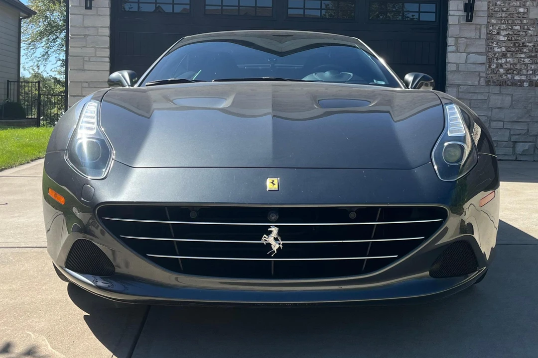 2015 Ferrari California T - Image 2 of 31