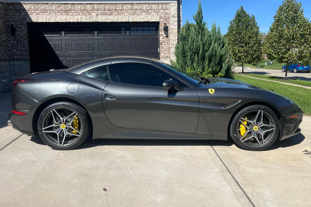 2015 Ferrari California T - Image 24 of 31