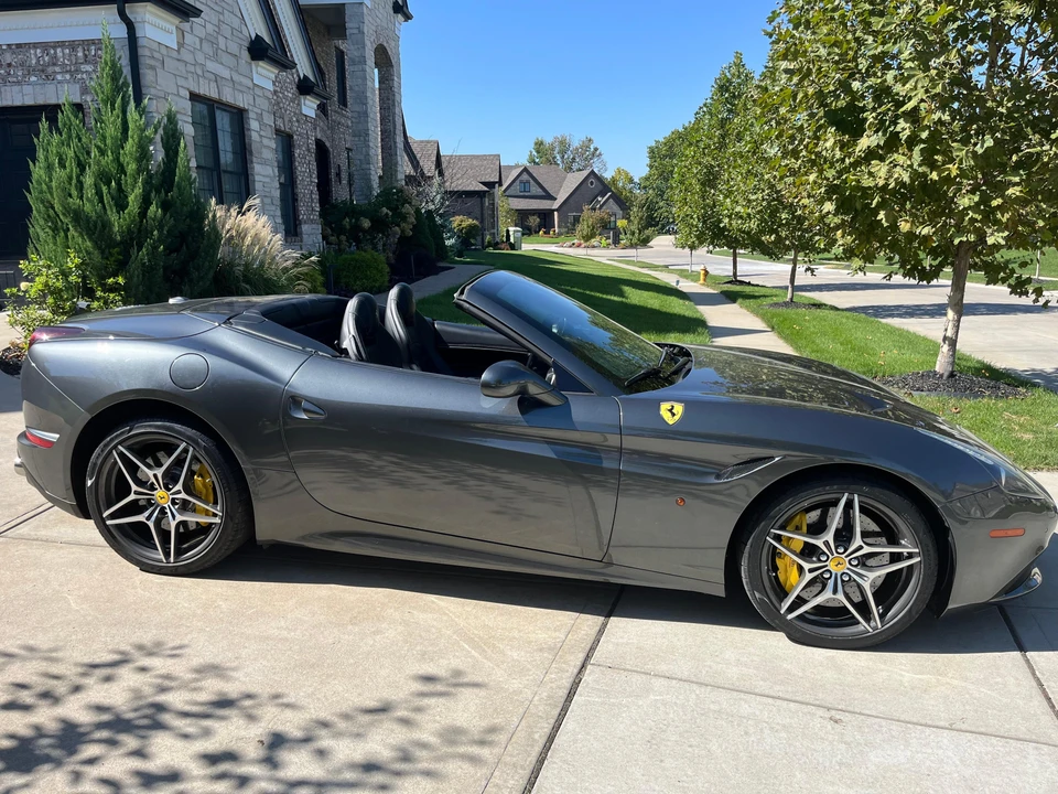 2015 Ferrari California T - Image 9 of 31