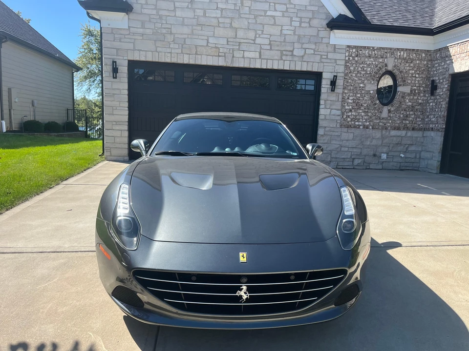 2015 Ferrari California T - Image 10 of 31