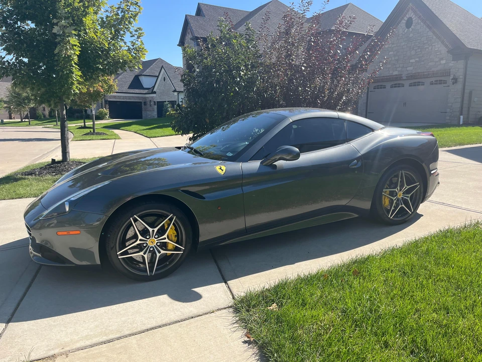2015 Ferrari California T - Image 12 of 31