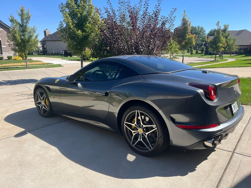2015 Ferrari California T - Image 14 of 31
