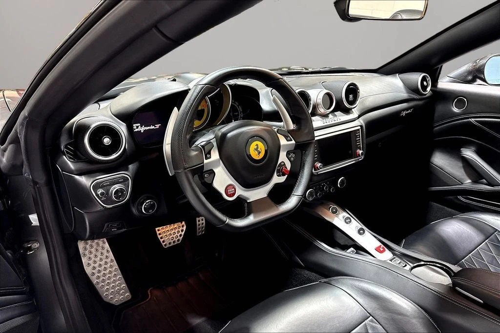 2015 Ferrari California T - Image 14 of 31