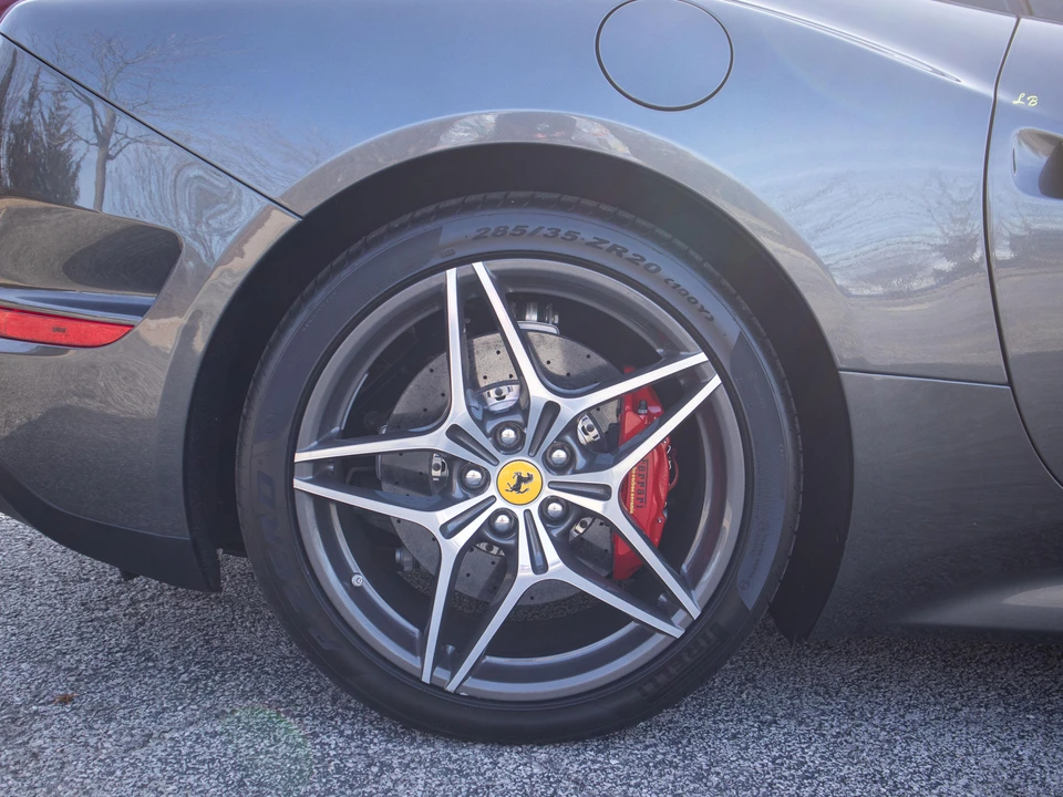 2015 Ferrari California T - Image 30 of 31