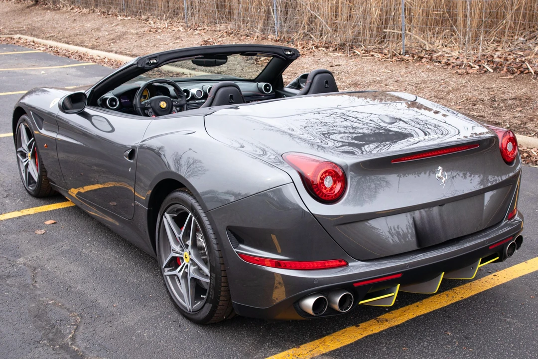 2015 Ferrari California T - Image 4 of 31