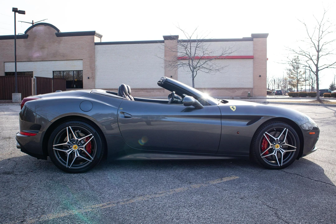 2015 Ferrari California T - Image 11 of 31