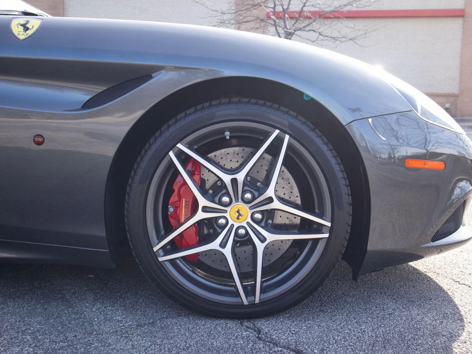 2015 Ferrari California T - Image 31 of 31