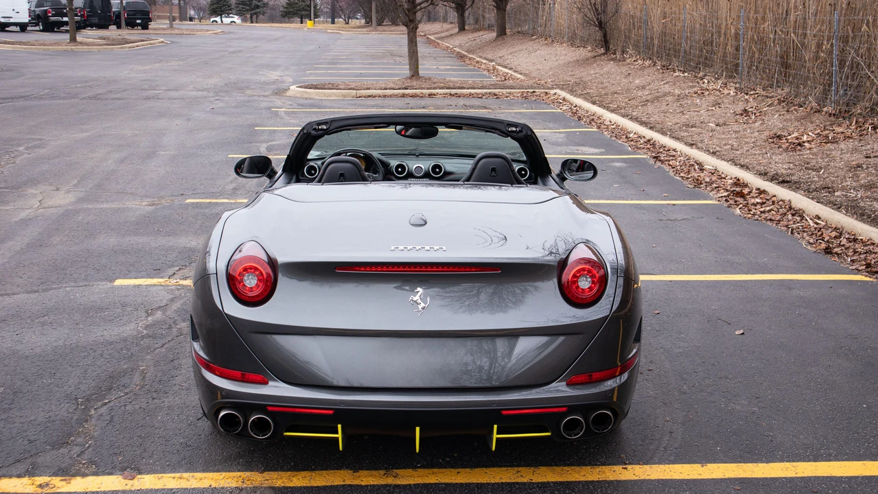 2015 Ferrari California T - Image 9 of 31