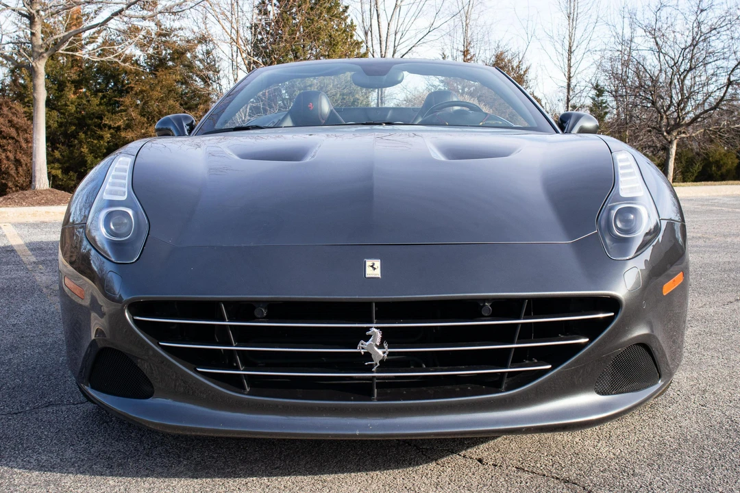 2015 Ferrari California T - Image 2 of 31