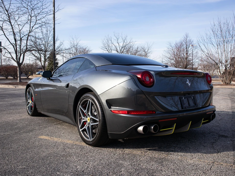 2015 Ferrari California T - Image 13 of 31