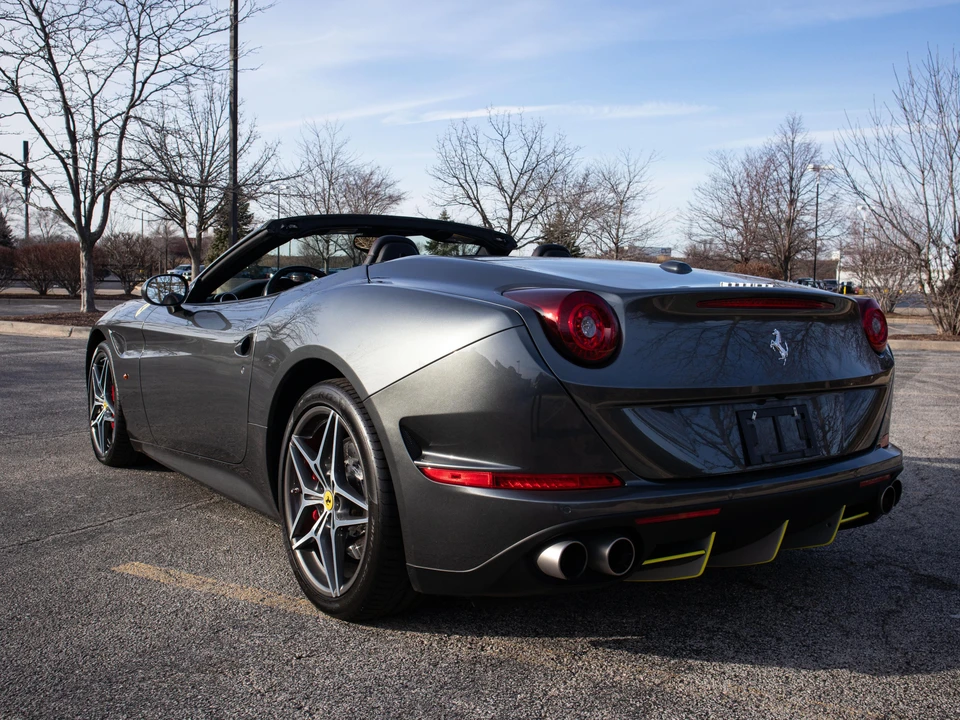 2015 Ferrari California T - Image 8 of 31