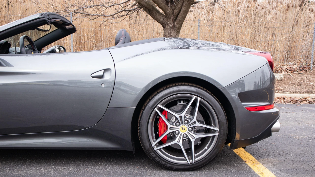 2015 Ferrari California T - Image 23 of 31