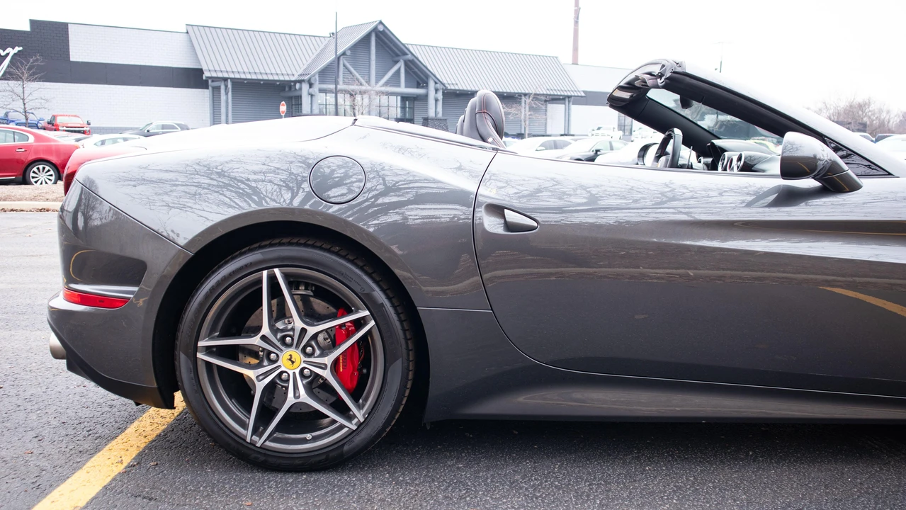 2015 Ferrari California T - Image 27 of 31