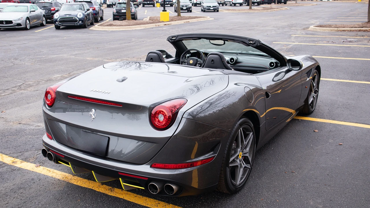 2015 Ferrari California T - Image 10 of 31
