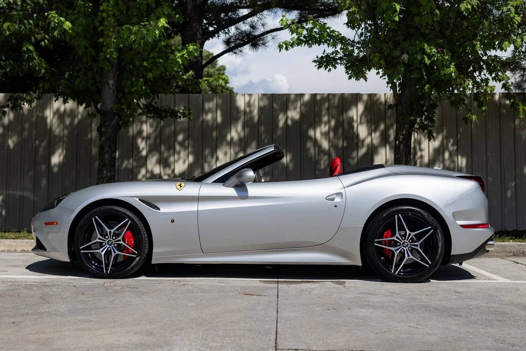 2015 Ferrari California T - Image 12 of 12
