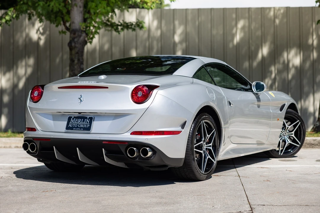2015 Ferrari California T - Image 8 of 12