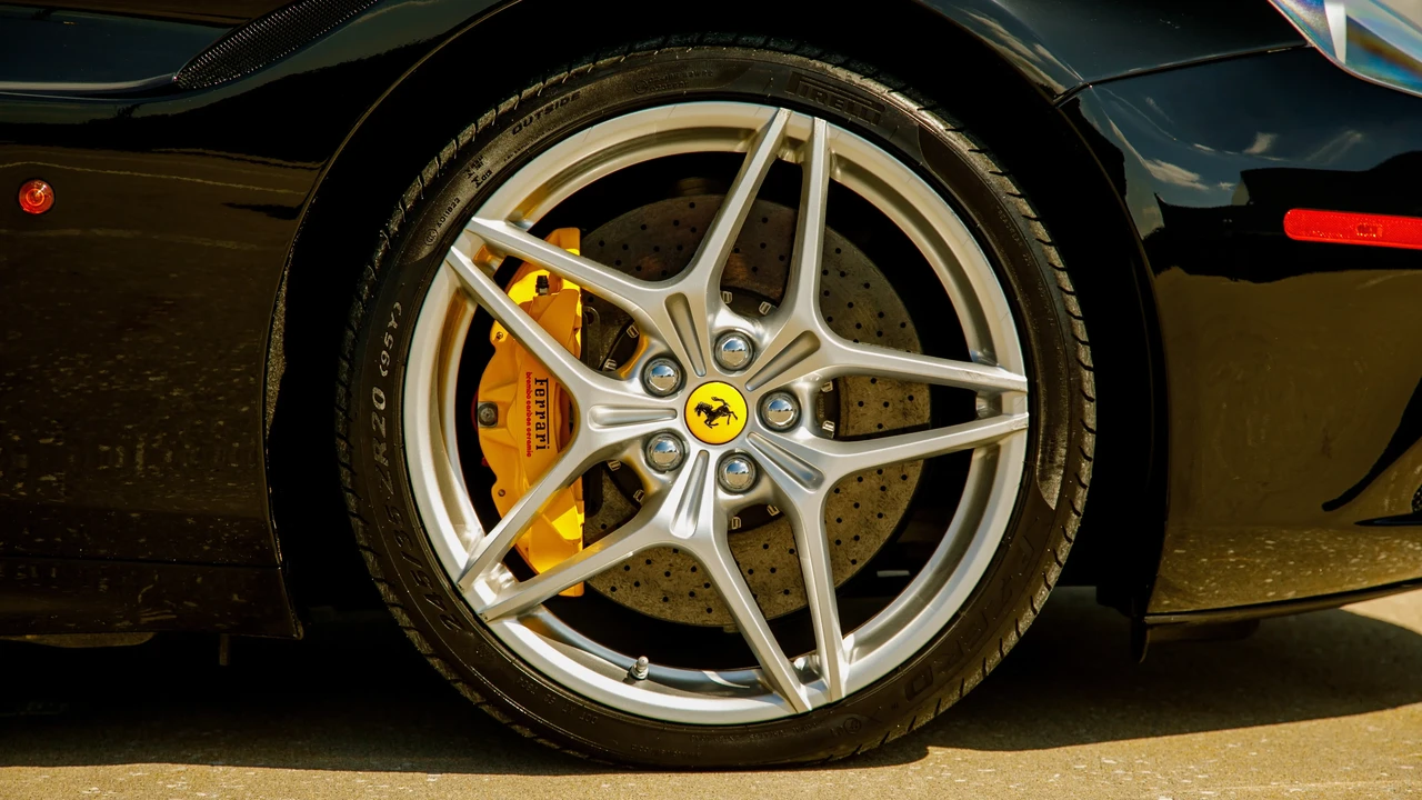 2015 Ferrari California T - Image 24 of 31