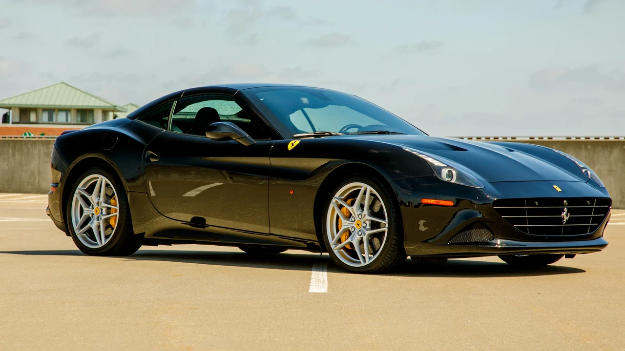 2015 Ferrari California T - Image 9 of 31