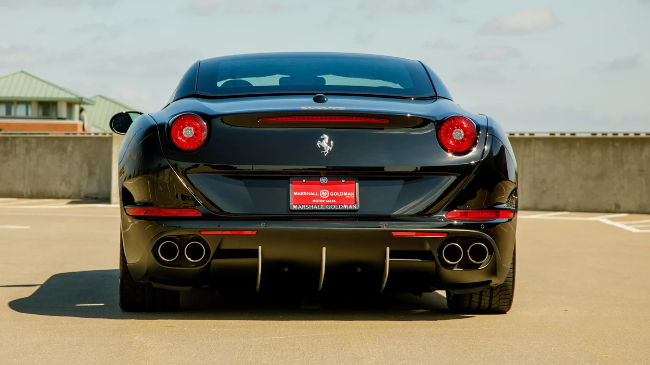 2015 Ferrari California T - Image 6 of 31