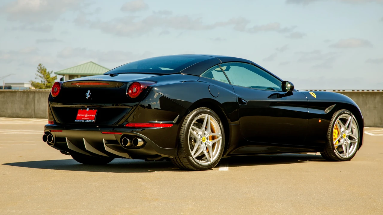 2015 Ferrari California T - Image 7 of 31
