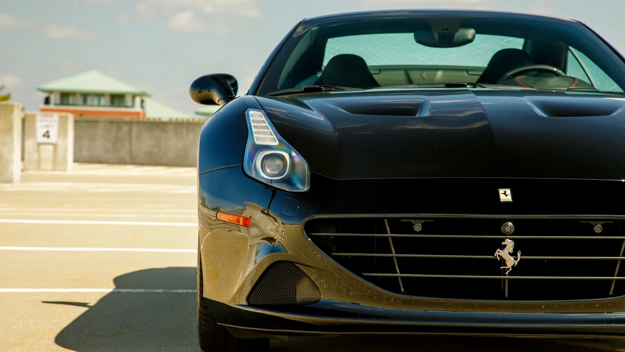 2015 Ferrari California T - Image 13 of 31