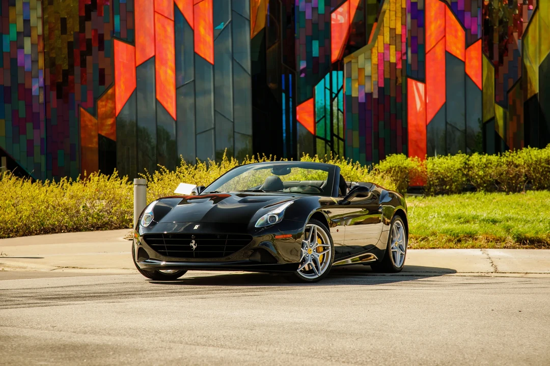 2015 Ferrari California T - Image 2 of 31