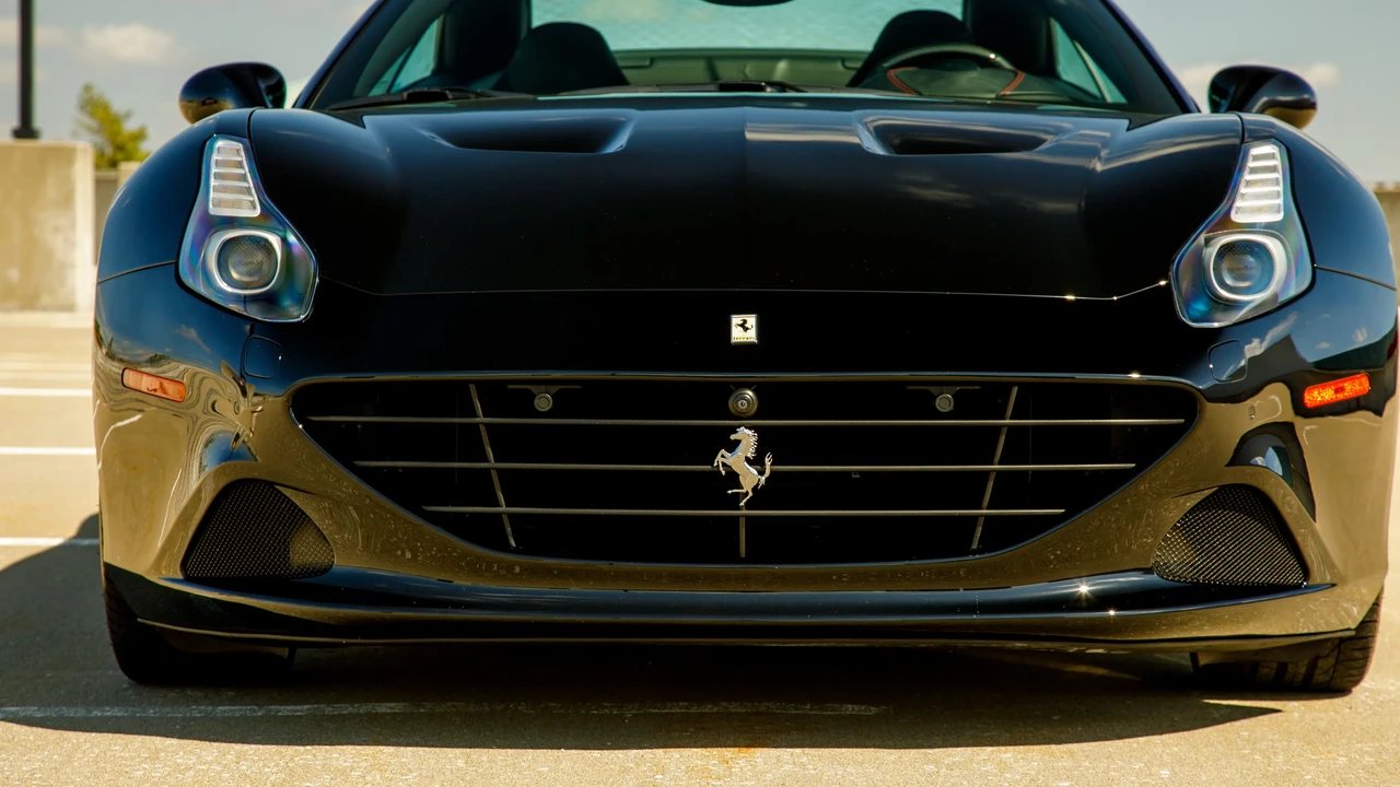 2015 Ferrari California T - Image 11 of 31