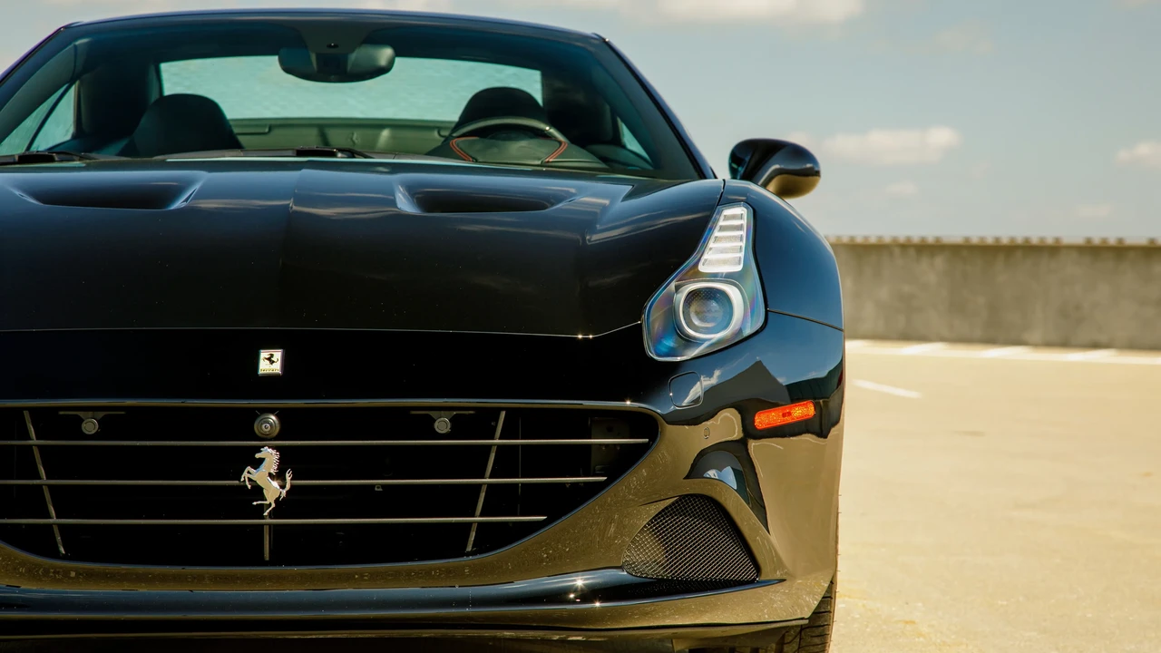 2015 Ferrari California T - Image 12 of 31