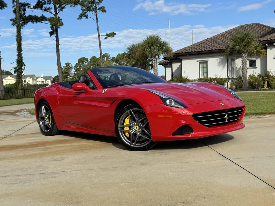 2015 Ferrari California T - Image 24 of 31