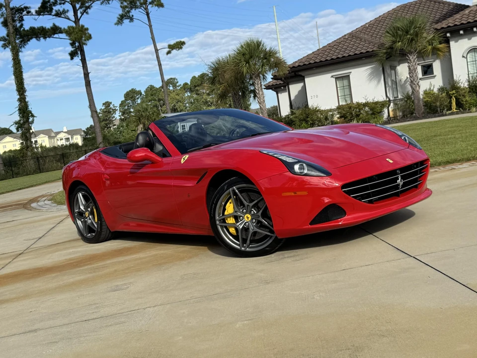 2015 Ferrari California T - Image 25 of 31